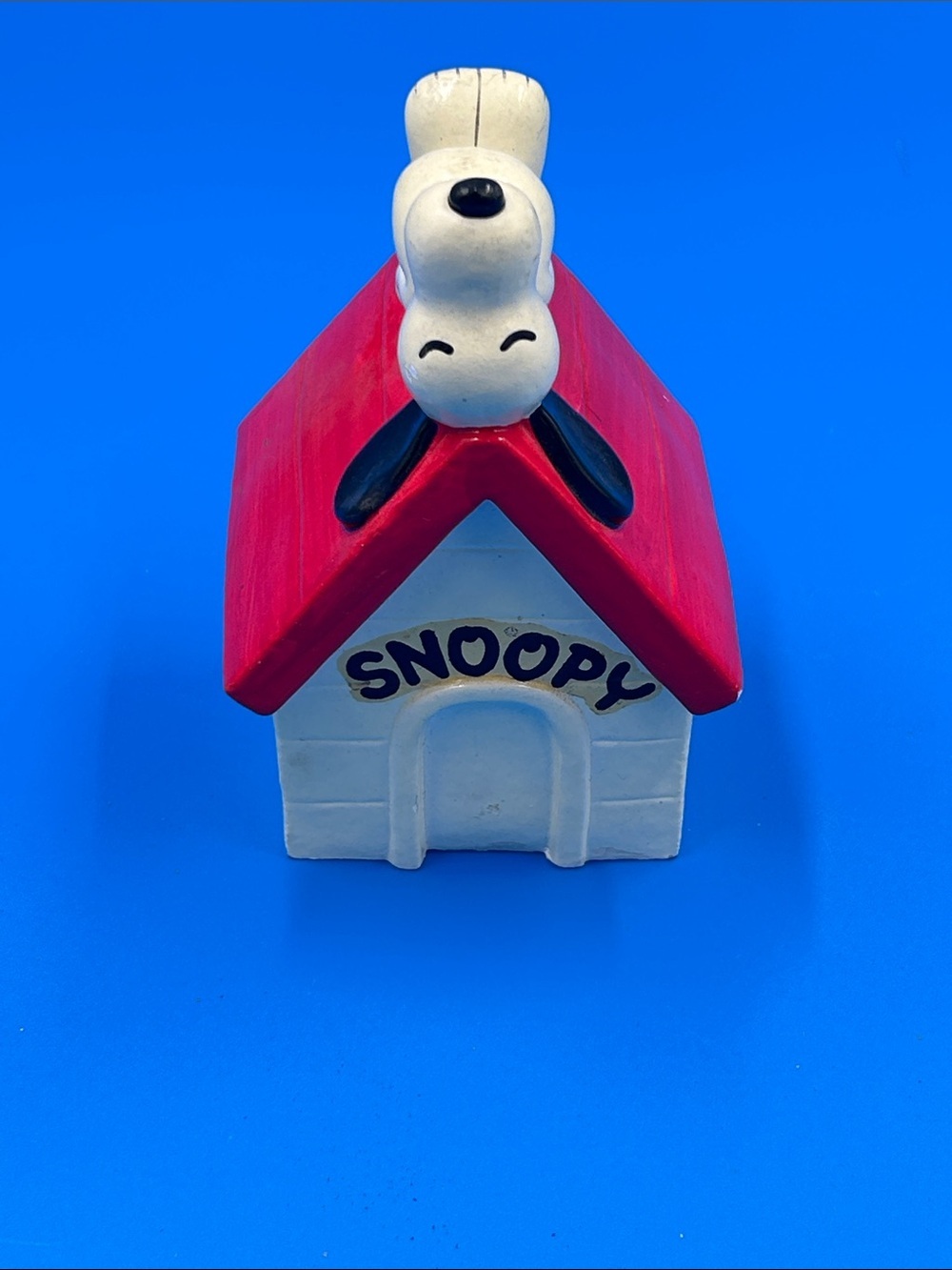 Peanuts Snoopy Figurine with Red Roof and White House